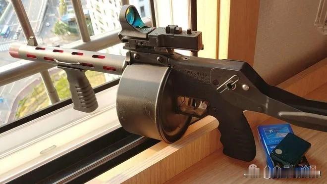 打击者霰弹枪
英文名：Striker，又被称为：哨兵武器Striker-12、防