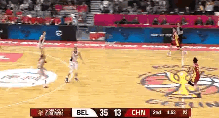 从女篮亚青赛到女篮亚洲杯，中国女篮已经多次证明过，张子宇是双刃剑，她能够提供高效