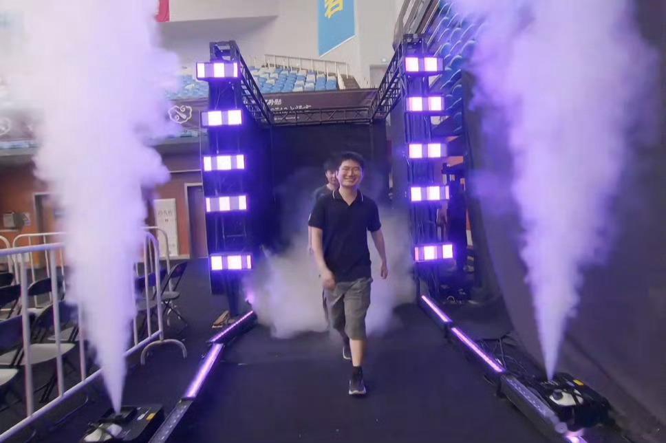 Sdn：niu说这个比赛他没有跟战车一起去国外，说TI才去！dota2 ​​​