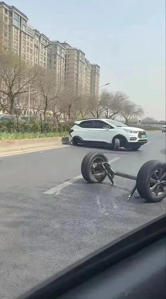 激情国产车断轴丑闻再次上演，整改风暴已起！国产车再度陷入丑闻，断轴危机再现！整改