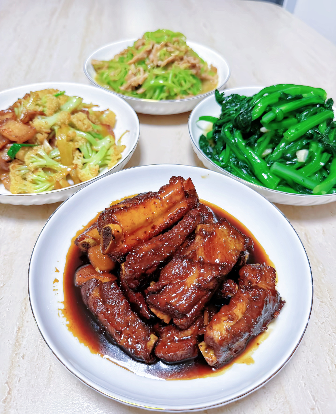 •︡ ‿ •︠꧞🥄 做好三餐，过好四季， 是我对生活热爱的表达方式 。 