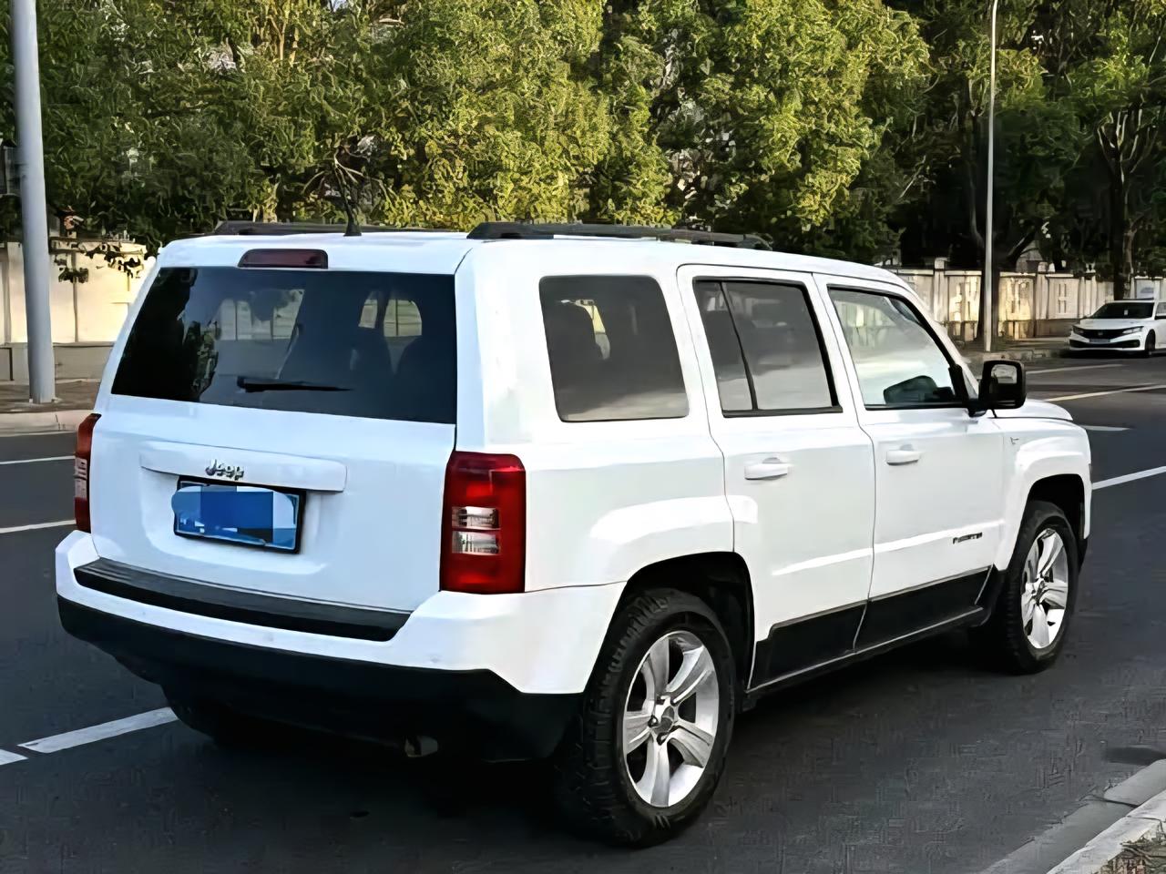 深巴自由客这台车，其实是我早期想要弄一辆自由客玩一玩，然后就是对它做一些萌妹大眼