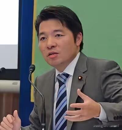 即将来华访问的日本众议员伊佐进一8月19日在个人社交平台发文表示，在他看来，现在