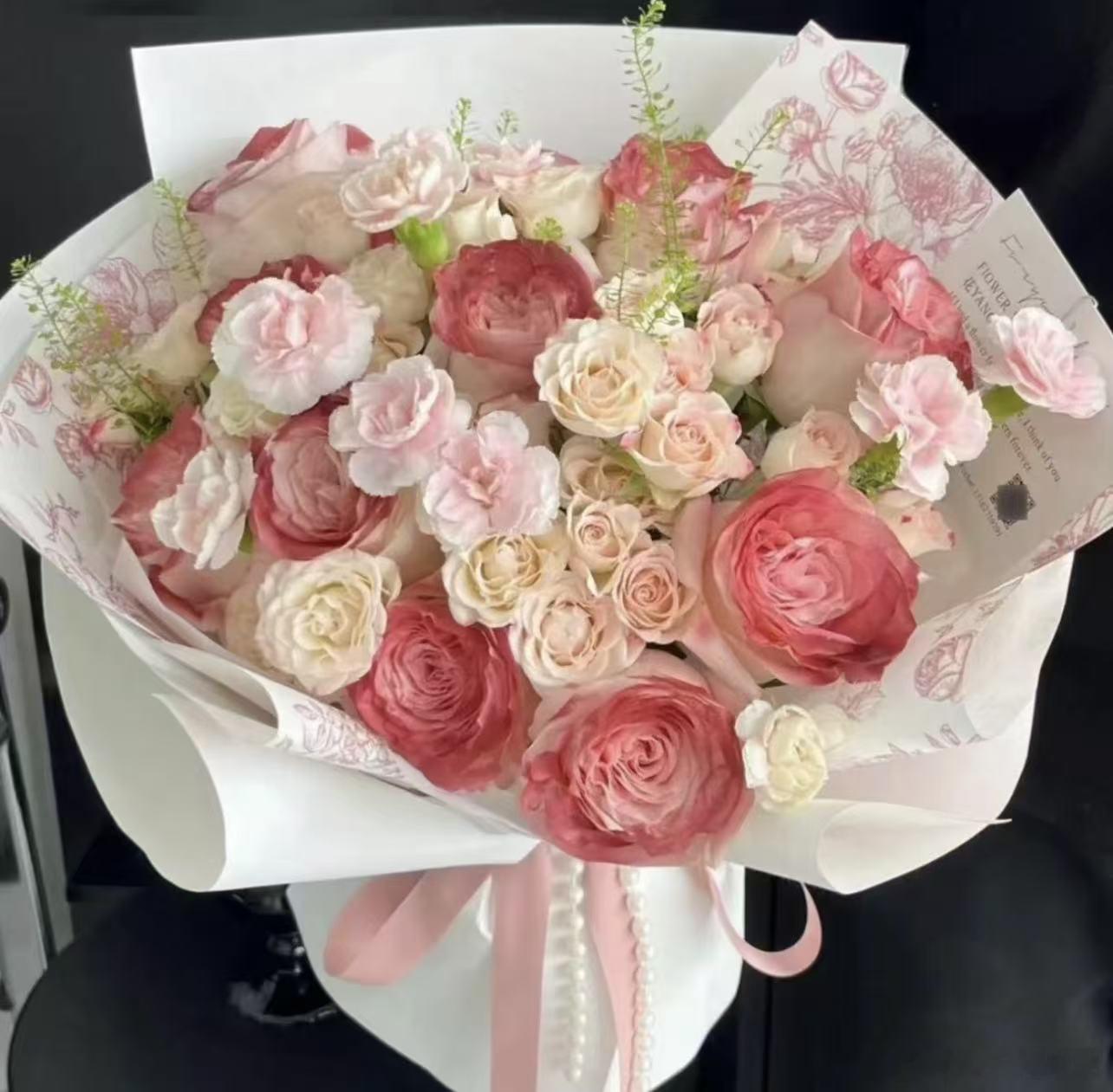 🔴hello小姐姐 送竞男花也要借花献佛吗 20号晚上八点送到的花 不超过10