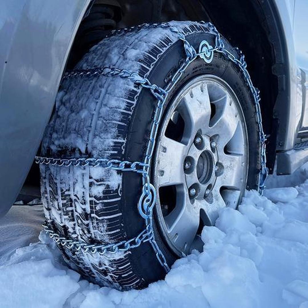 对于冬季出去玩，或者到北方越野玩雪的玩家，四驱、轮胎和防滑链到底哪个优先级更高，