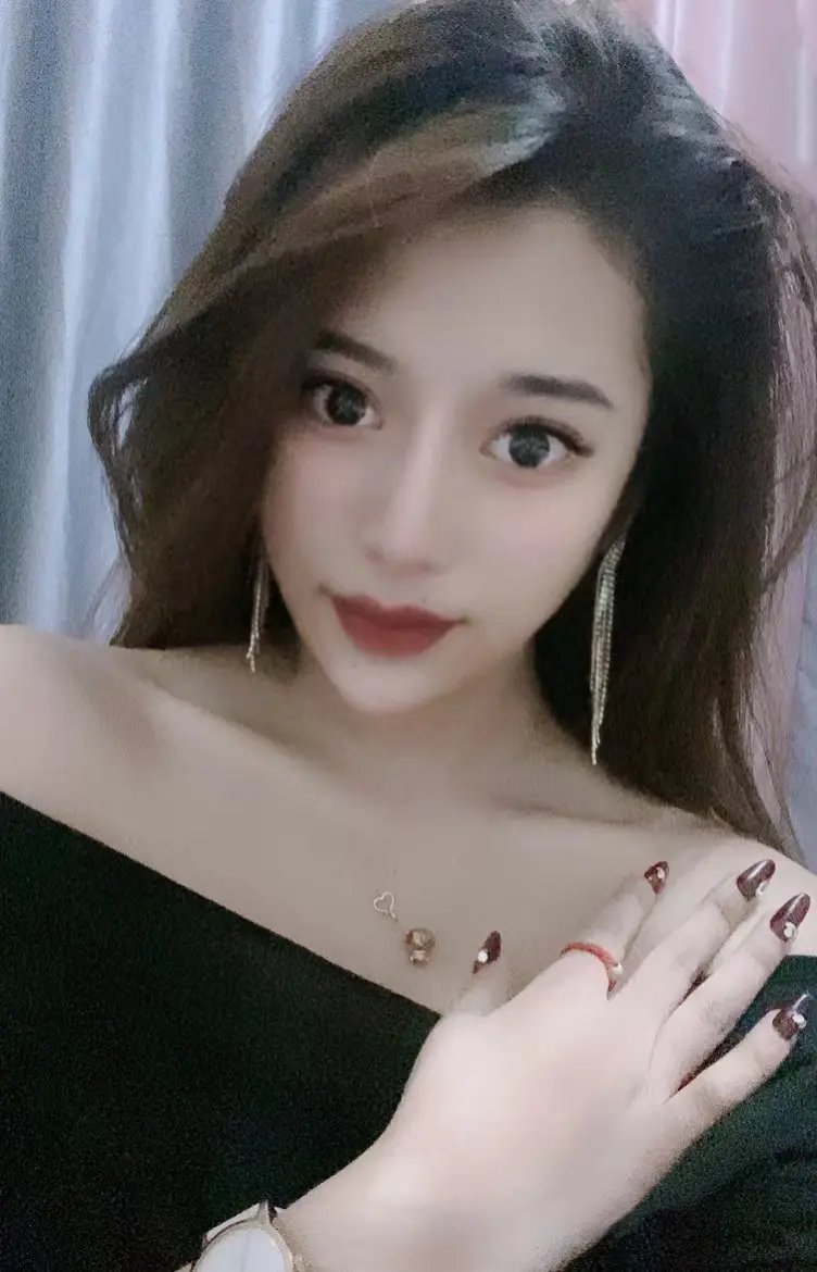 支持她 而不是支配她 做她的大地包容她 而不是做她的天笼罩她