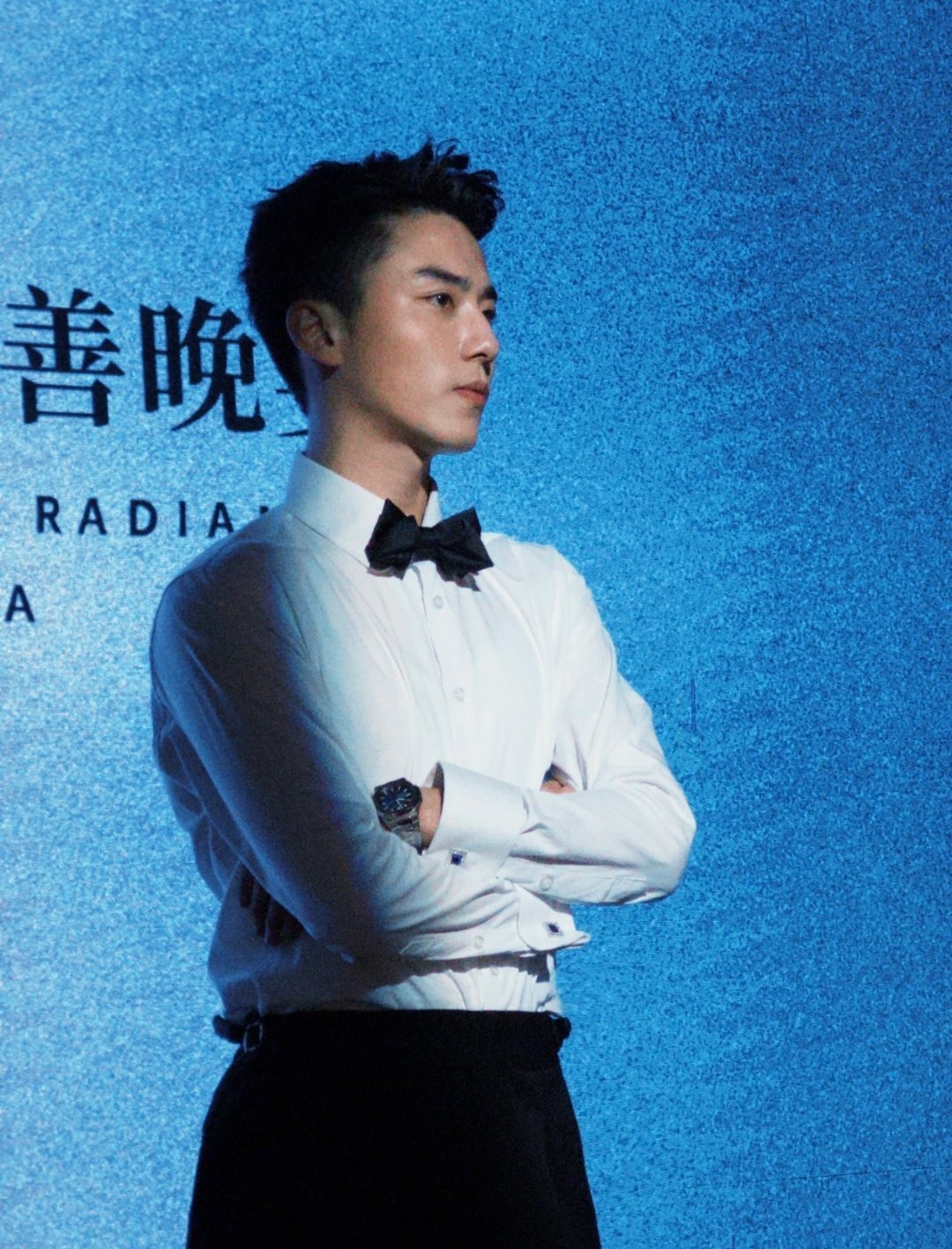 有港回信赵华为不是风动是心动 顾总好帅。（这句话虽然只有短短的四个字，却透露出一