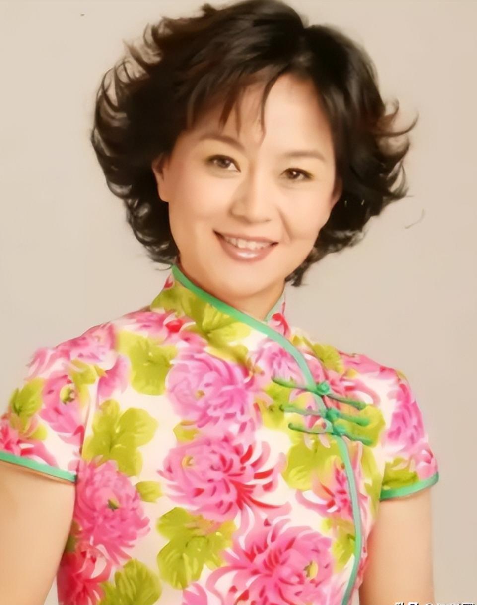 [微风]1999年，鞠萍向丈夫提出了离婚，丈夫同意离婚，却让她二选一，孩子和财产