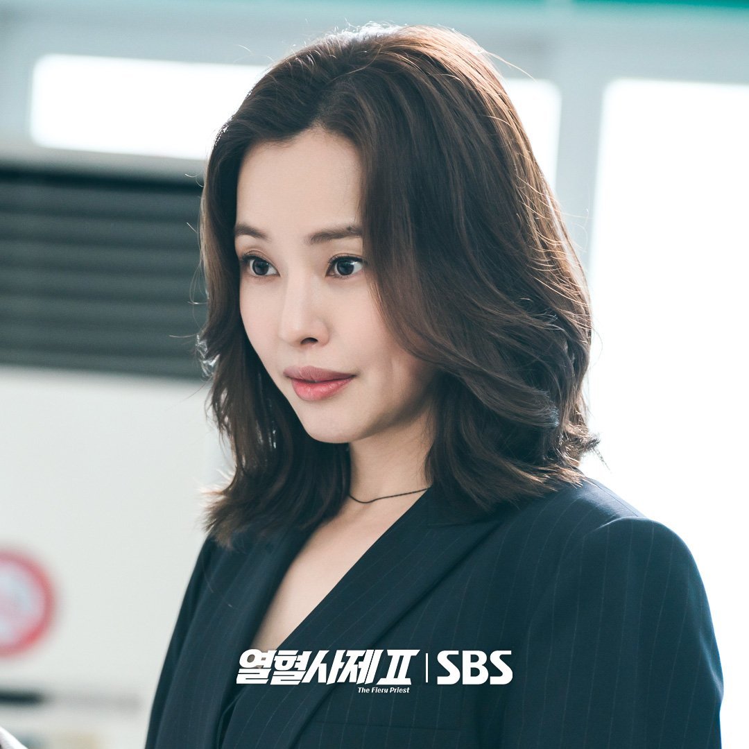 正义的热血检察官朴京善回来了请大家多多期待更加帅气的李荷妮的表现SBS新金土剧《