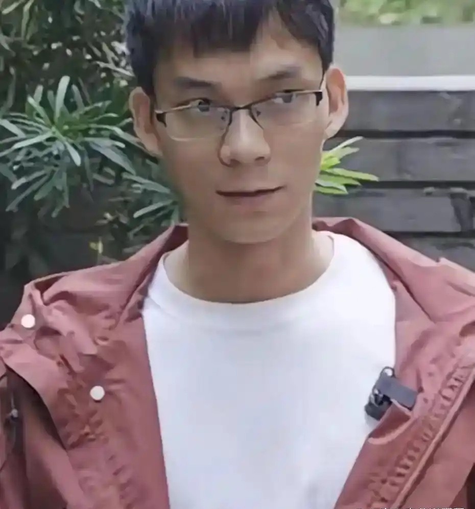 复读16年唐尚珺首次崩溃坦白：最遗憾不是没考上清华，而是2016年那次“明明能走