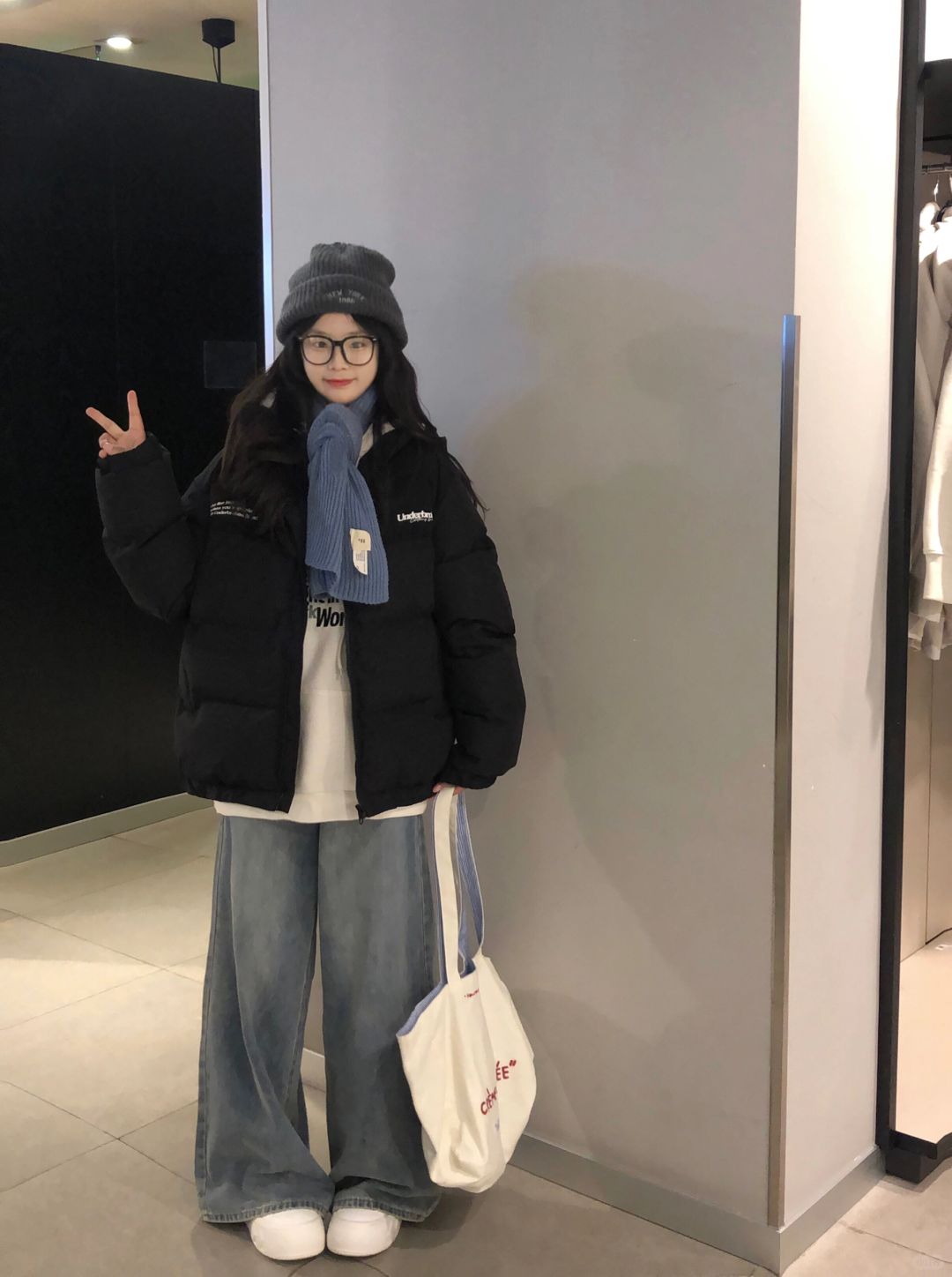 黑色棉服➕白色卫衣叠穿好好看！🔒住啦！！！