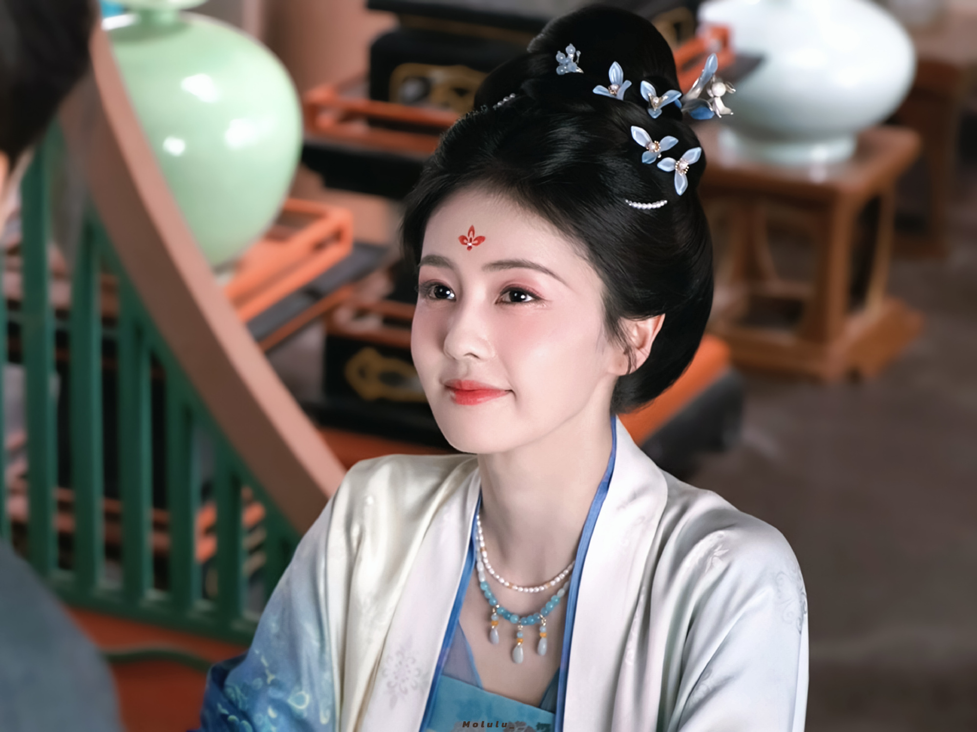 白鹿  是寒冬里绽放的白梅 是骨骼里不枯的玫瑰 是我永远的热爱🦋白鹿莫离 白鹿