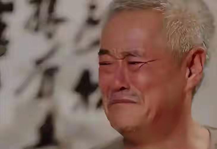 钱再多有用吗？68岁赵本山近况曝光，三人打伞伺候，女儿是心头病。

赵本山六十冒