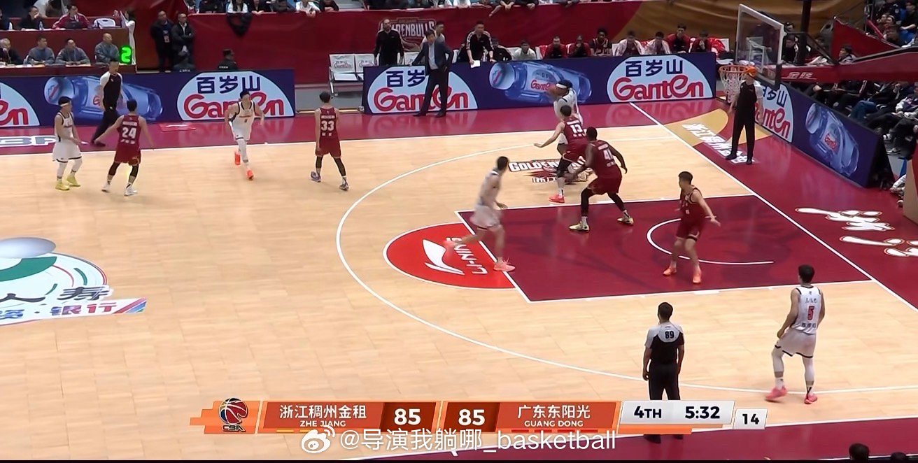 浙江稠州最多落后14分，在第四节抹平分差 