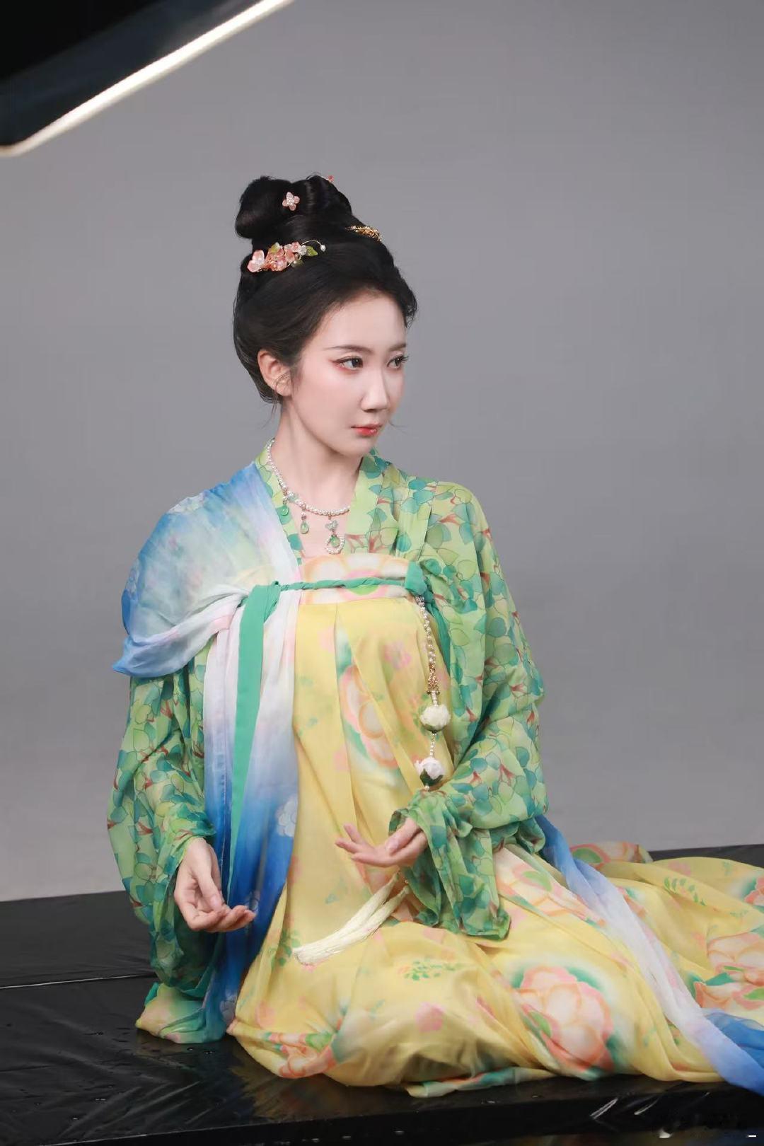 乃万送给家乡西安的歌 救命！乃万写给西安的《永宁》也太有感觉了，字里行间都是对家