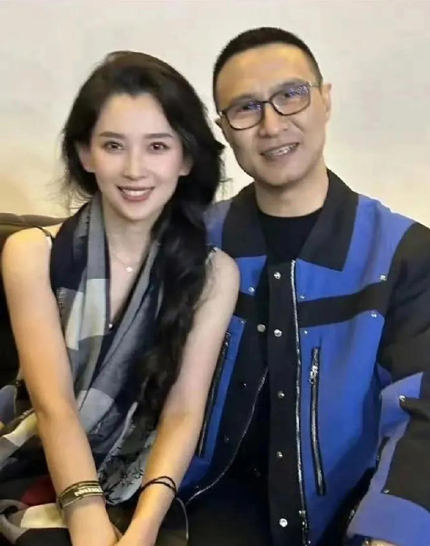 汪峰新恋情，商业捆绑背后的爱情走向？
 
最近汪峰又双叒叕有新动态啦！这次可是和