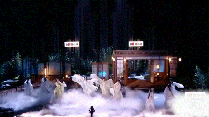 陶昕然徐梦洁双人舞陶昕然温婉大气，徐梦洁灵动轻盈，双人扇舞古韵十足，仙气飘飘真的