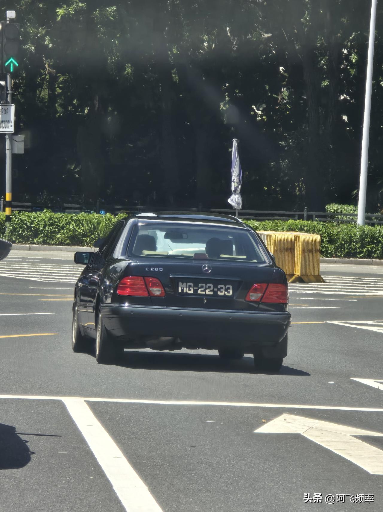 这么老的奔驰为什么不报废？
报废补贴两万。买个新能源比亚迪唐plus dmi多好
