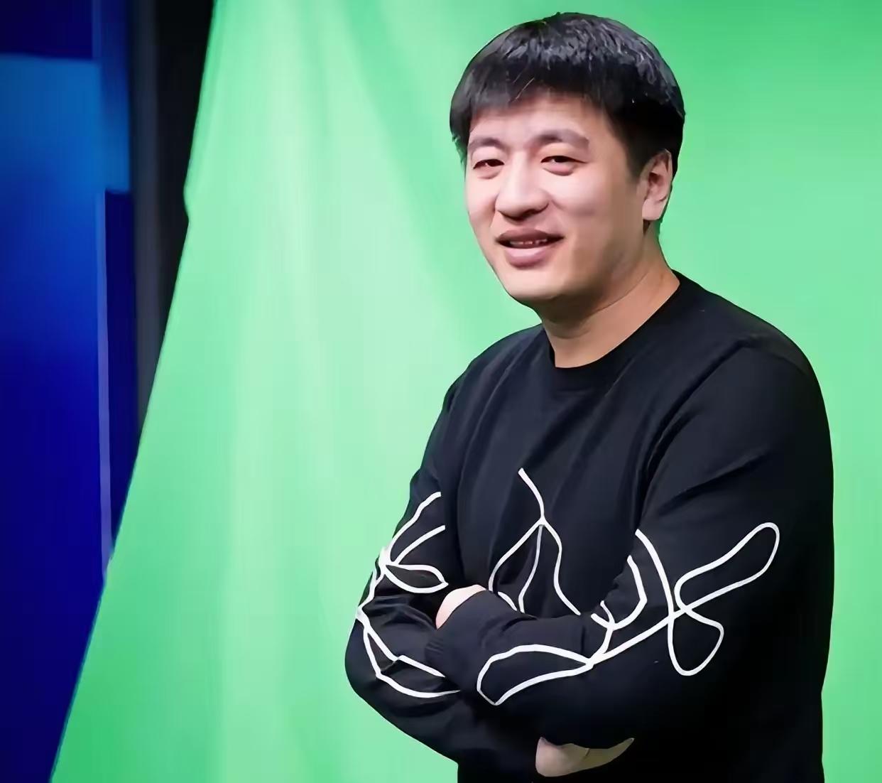 张雪峰会葬在哪里？张雪峰与他的父亲葬在临清的可能性很低，户口不在那，山东的土地很