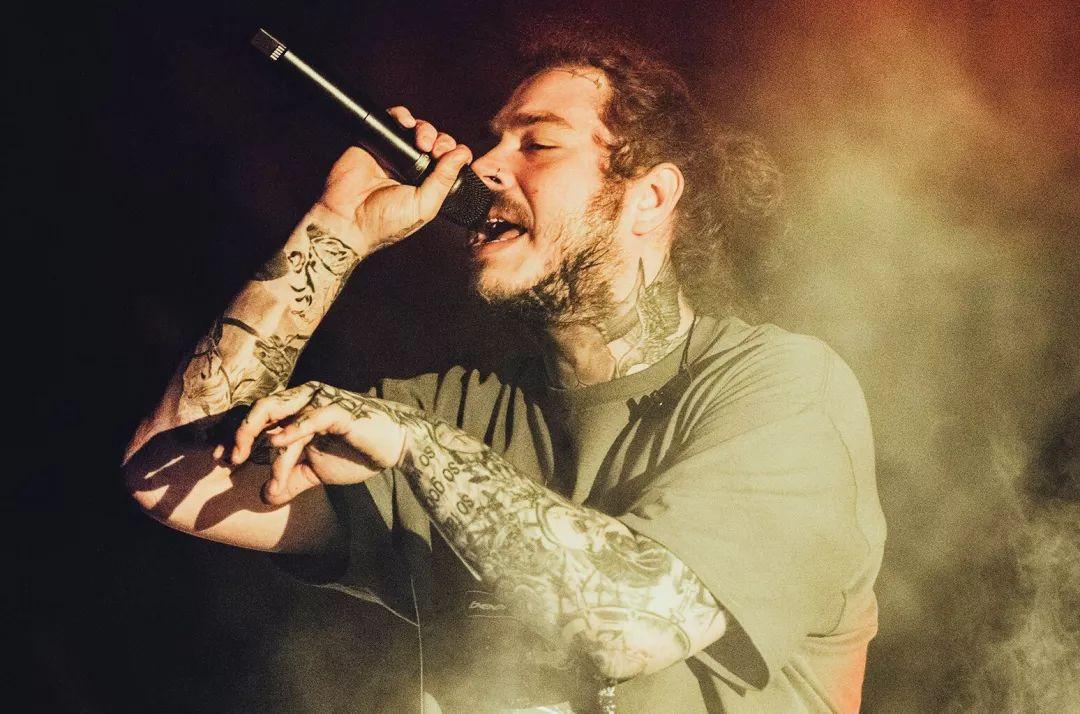 Post Malone，这位在音乐界享有盛誉的才子，以其独特的音乐风格和深情的演