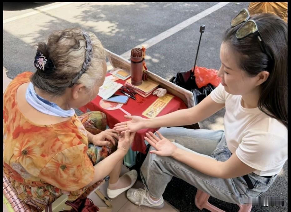 现在男生为什么看到漂亮的女孩也不敢聊了？