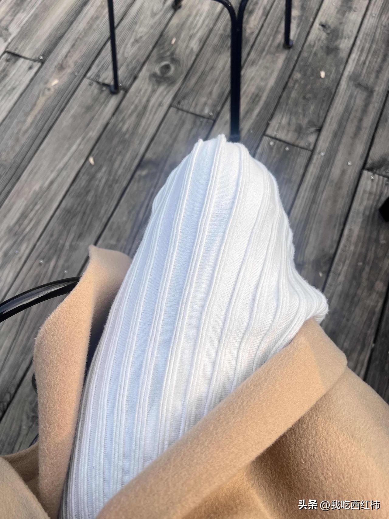 月初相亲了一个挺喜欢的男生
第一次见面挺腼腆的  感觉看到我都脸红了下
日常工作