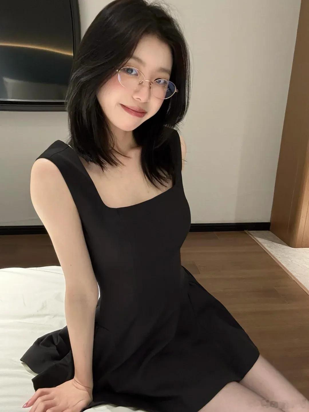 戴眼镜好看，还是不戴眼镜好看 