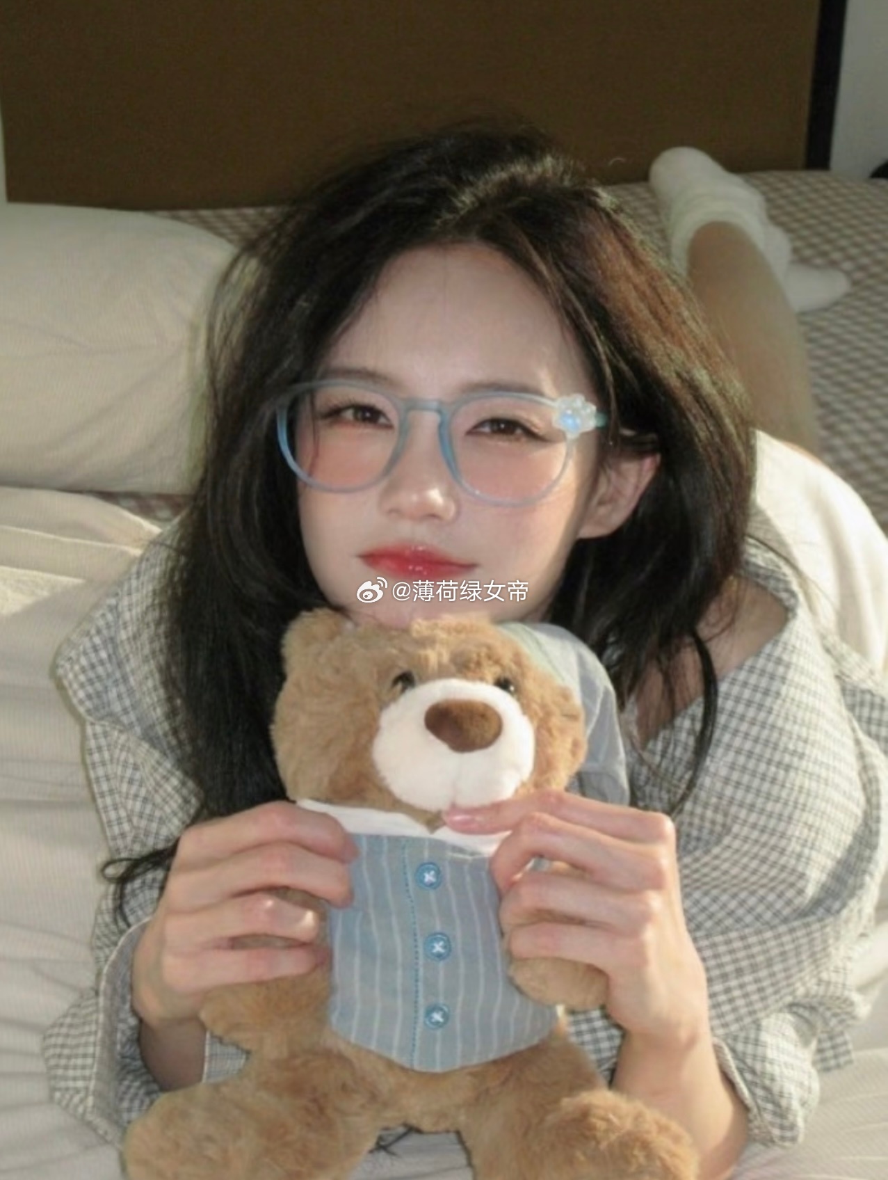 没有人觉得李一桐的手很涩吗 这简直是极品受控的天堂啊 ​​​