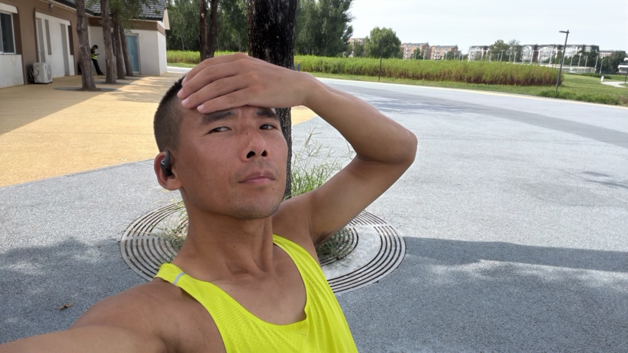 跑不动先生的日常  上午跑步，都忘了打卡了最近虽然凉快了，但体感上一直不好，总觉
