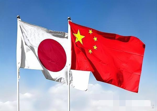 中方对日施压全面升级！反制组合拳直戳痛点，日本紧急派人求和
 
日本首相高市早苗