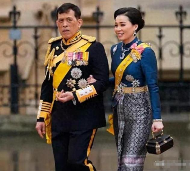 泰国王破天荒访华！为何倒向中国怀抱？只因有美国无法匹敌的底牌

2025年，当中