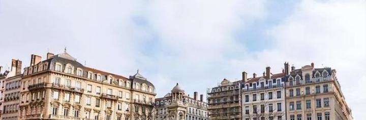 法国刚拿了“年度创意国家”，巴黎时装周占全球49%流量，豪华旅游市场奔着536亿