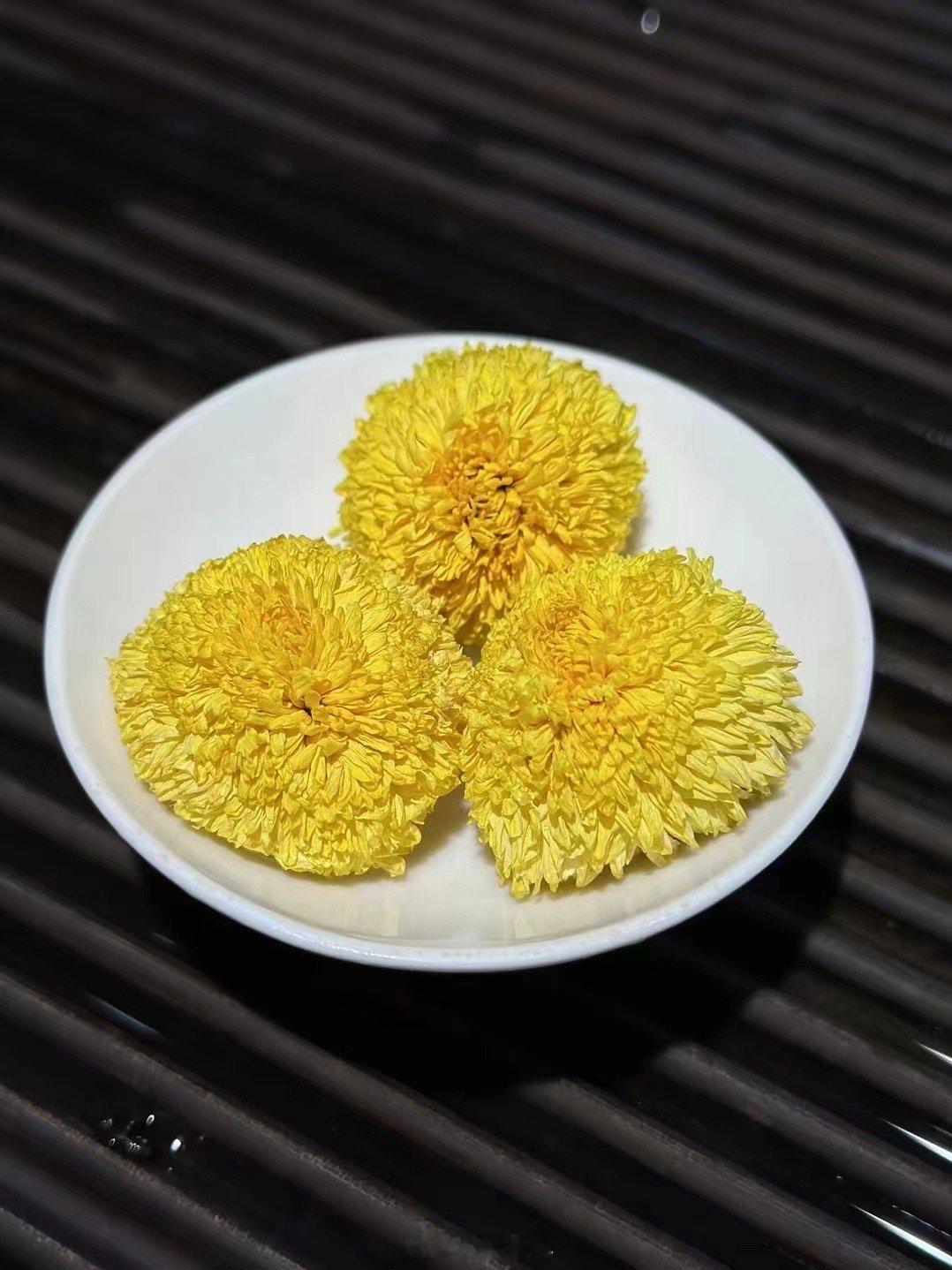 🍃生活不用太完美，也不用每一件事都要有意义，偶尔找个角落偷偷懒，轻松点，随意点