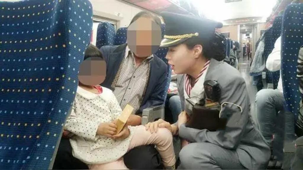 辽宁4岁女童田间车内失踪超36小时 近千人力寻仍无音讯
 
2025年10月15