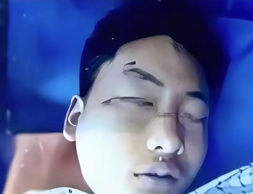 全网震怒！男孩意外撞破母亲隐秘私情，本是无辜目睹真相，却惨遭亲生母亲与情夫联手痛