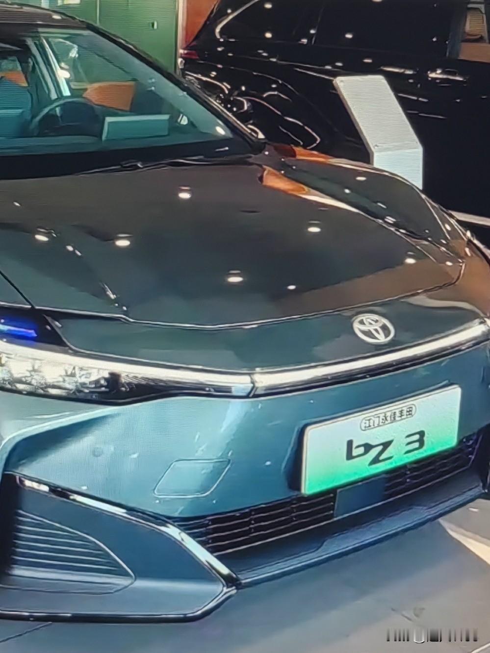 一汽丰田高品质B级纯电家用轿车，丰田bZ3智享家仅以9.38万元的焕新价上市了！