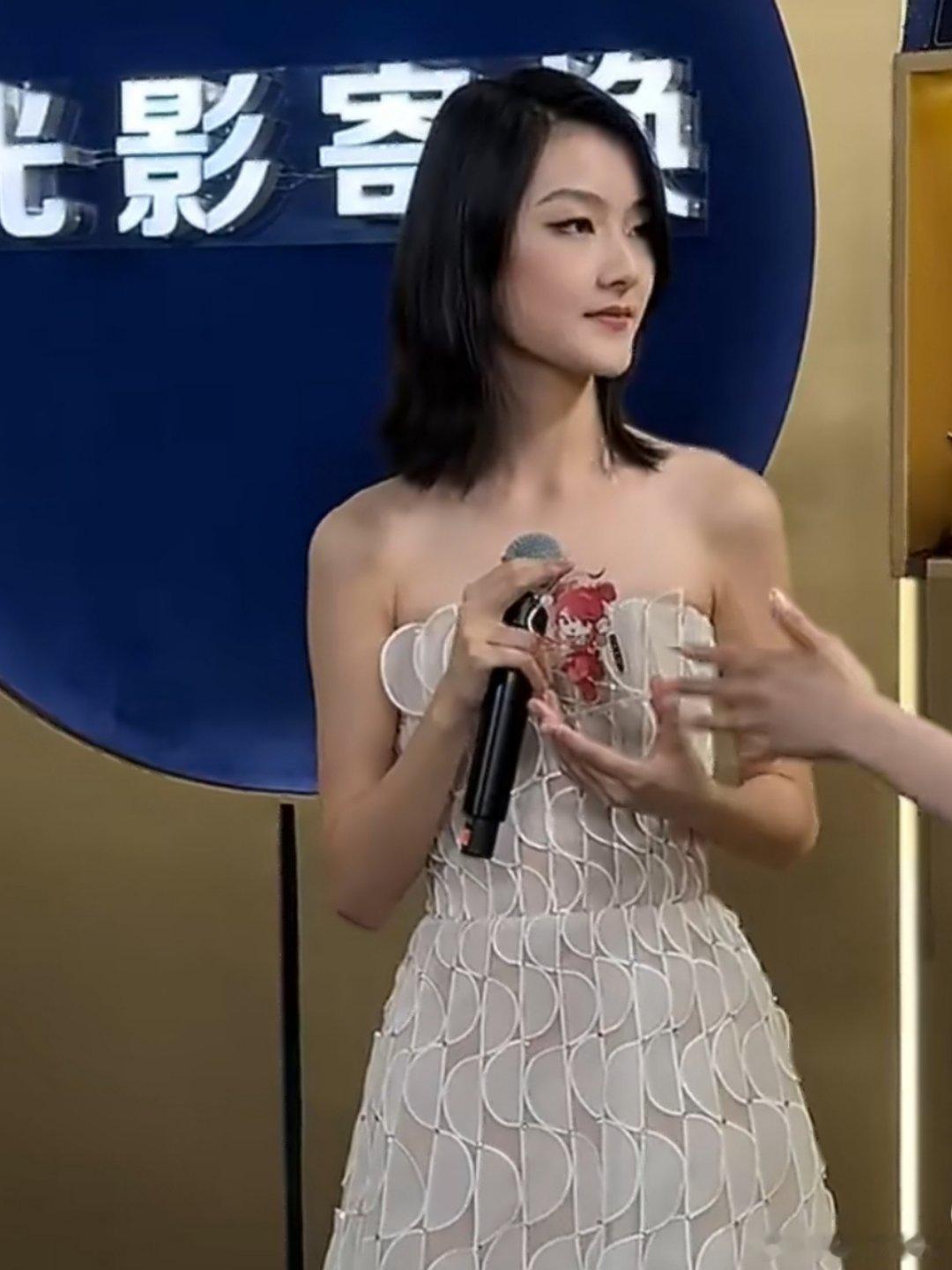 眼线害人事件！！谁给我普普画了个欧美妆？？王圣迪长这么高了