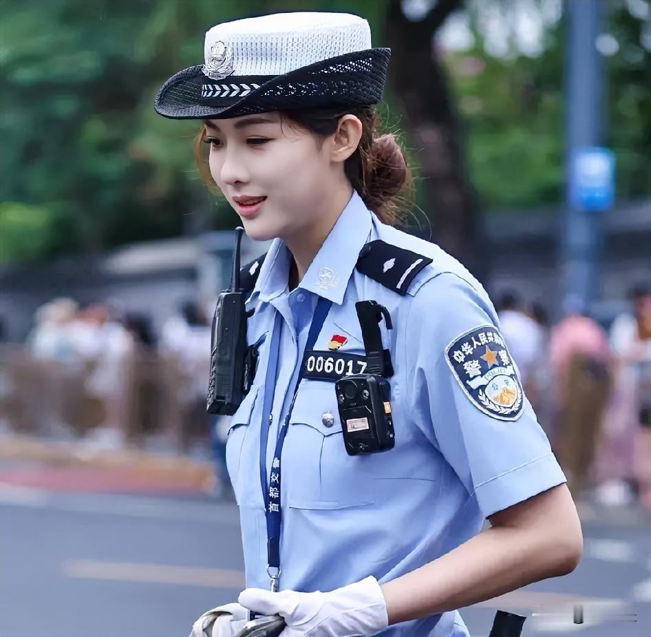 我同事，她女儿普通本科毕业，2021年国考考得特别好，进了市公安局，她很开心，但