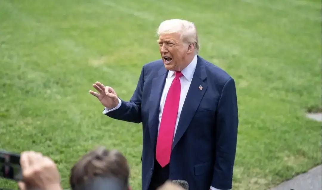 特朗普也够上火的！
特朗普最近挺上头的，日本高市早苗不知天高地厚的，频繁挑衁中国