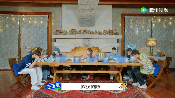 你可以永远相信在厨房的刘宇宁 刷到刘宇宁回民宿就扎进厨房忙活的片段，瞬间觉得好安