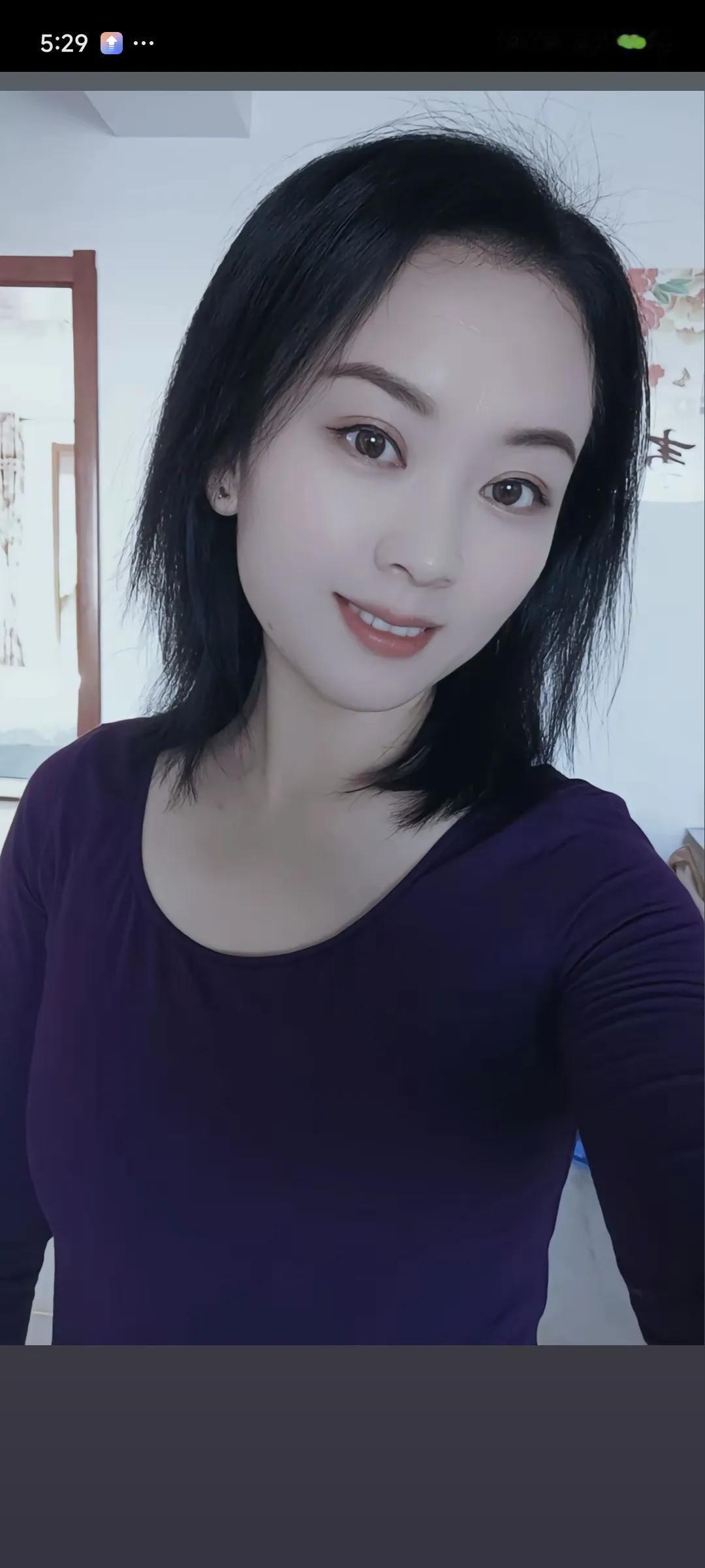 我堂姐，那可是个有洁癖的精致女人，家里总是打扫得一尘不染，对感情也是要求纯粹无瑕
