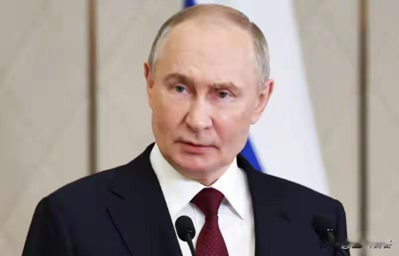 印度拒收俄原油后，俄罗斯对中国赔钱大甩卖，国内油价该大跌了
这则消息就像一颗深水