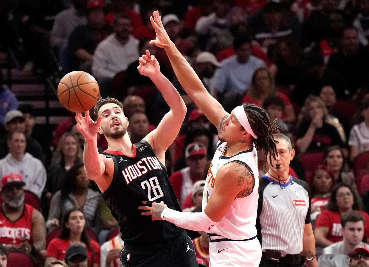 果然，掘金队的核心悍将再度出战成疑！根据知名美媒的爆料，掘金队的锋线悍将戈登由于