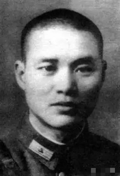 1981年，沈醉到香港探亲，并见到了已经改嫁的妻子，他沉默片刻后，对妻子的现丈夫