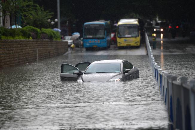 为啥每次下暴雨总有城市开启“看海模式”？答案很简单，因为咱们城市的排水系统，从设