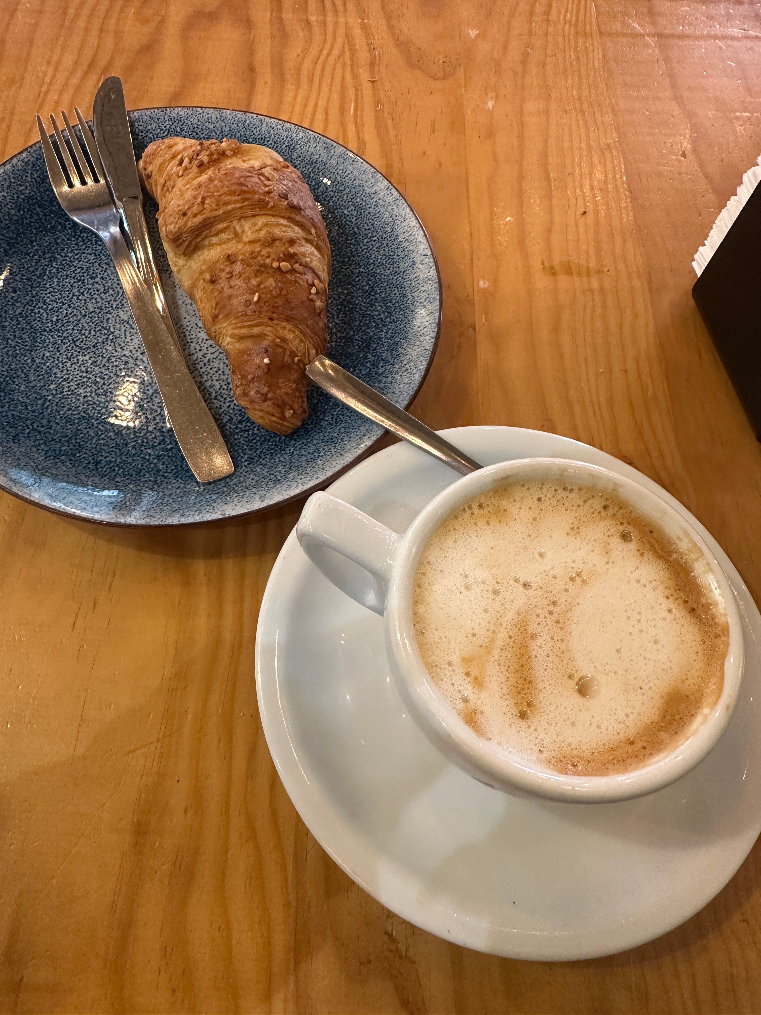 我想知道欧洲的留子们每天早餐都吃什么啊我一周4天都是可颂咖啡我妈每次都说又吃这玩