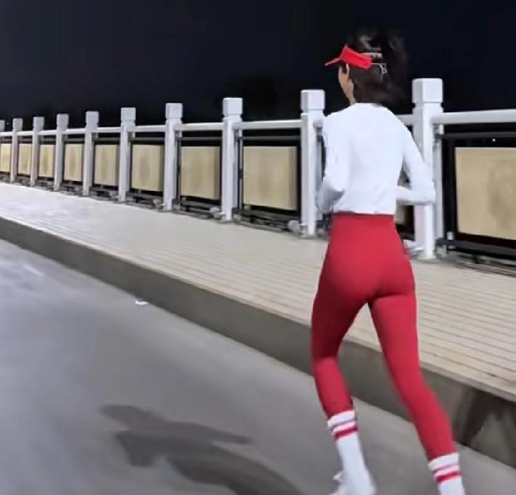 只有晨跑，才能遇见您想要的美好，
不知不觉跑步有十几年了，有人这样问我，跑这么多