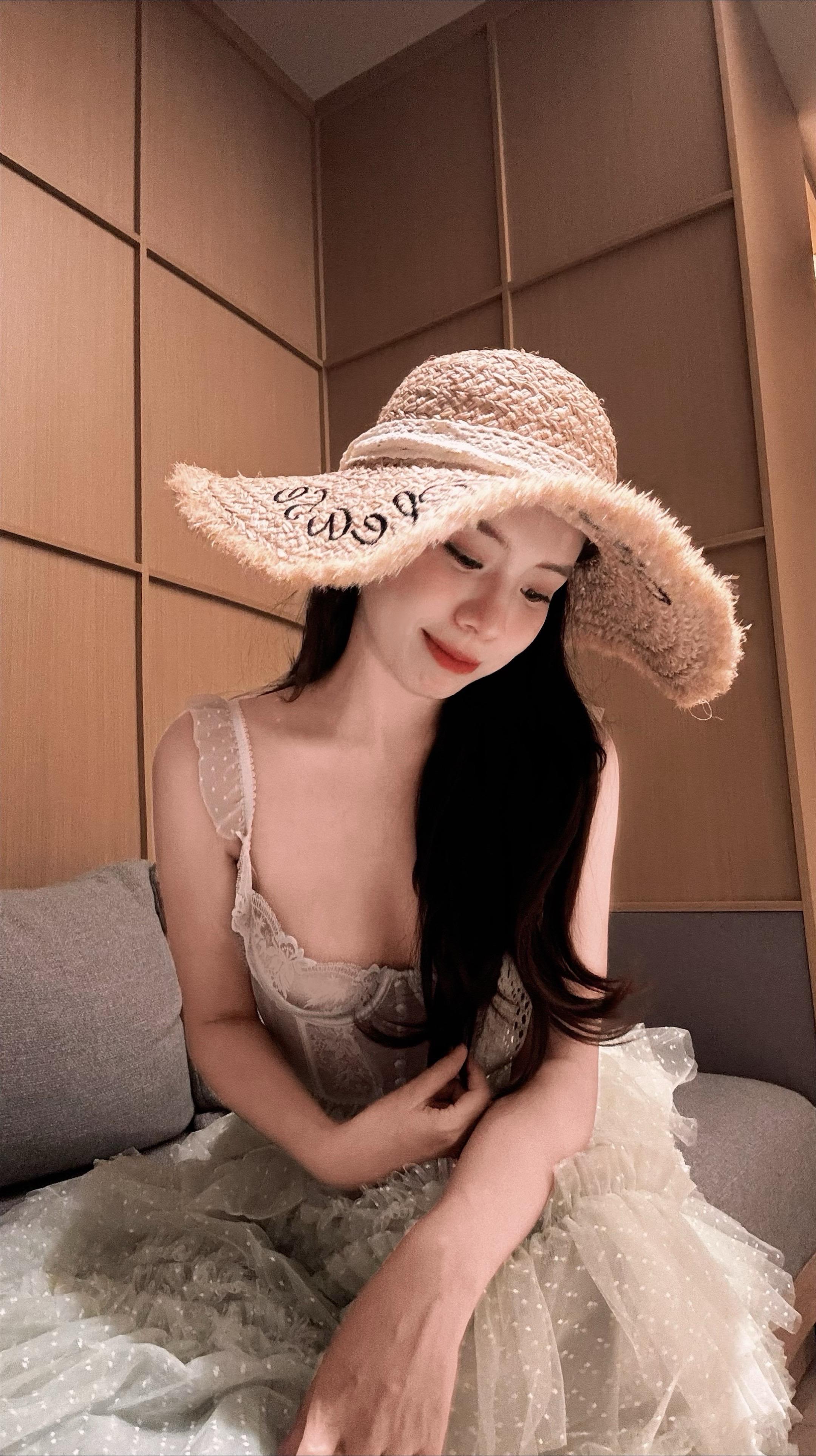 二人世界终究成了一家三口之行💗