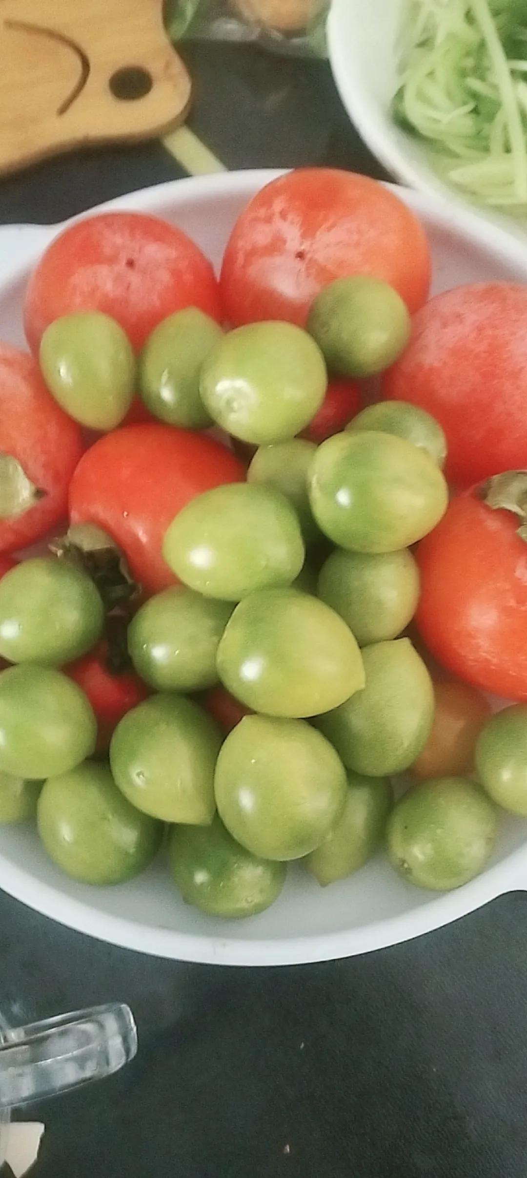 人是不断的养育小时候的自己，童年幸福很重要