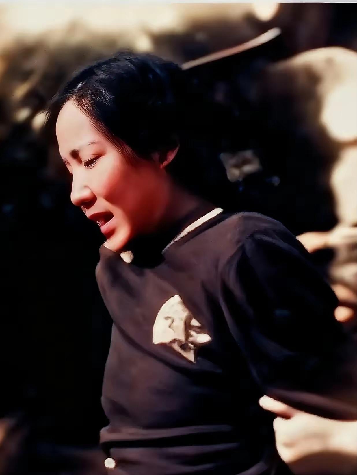 1952年，秋意寒，台北马场町刑场，年仅32岁的陈玉贞英勇就义，她拒绝下跪，因此